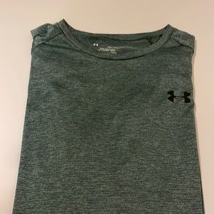 Under armour green T-shirt